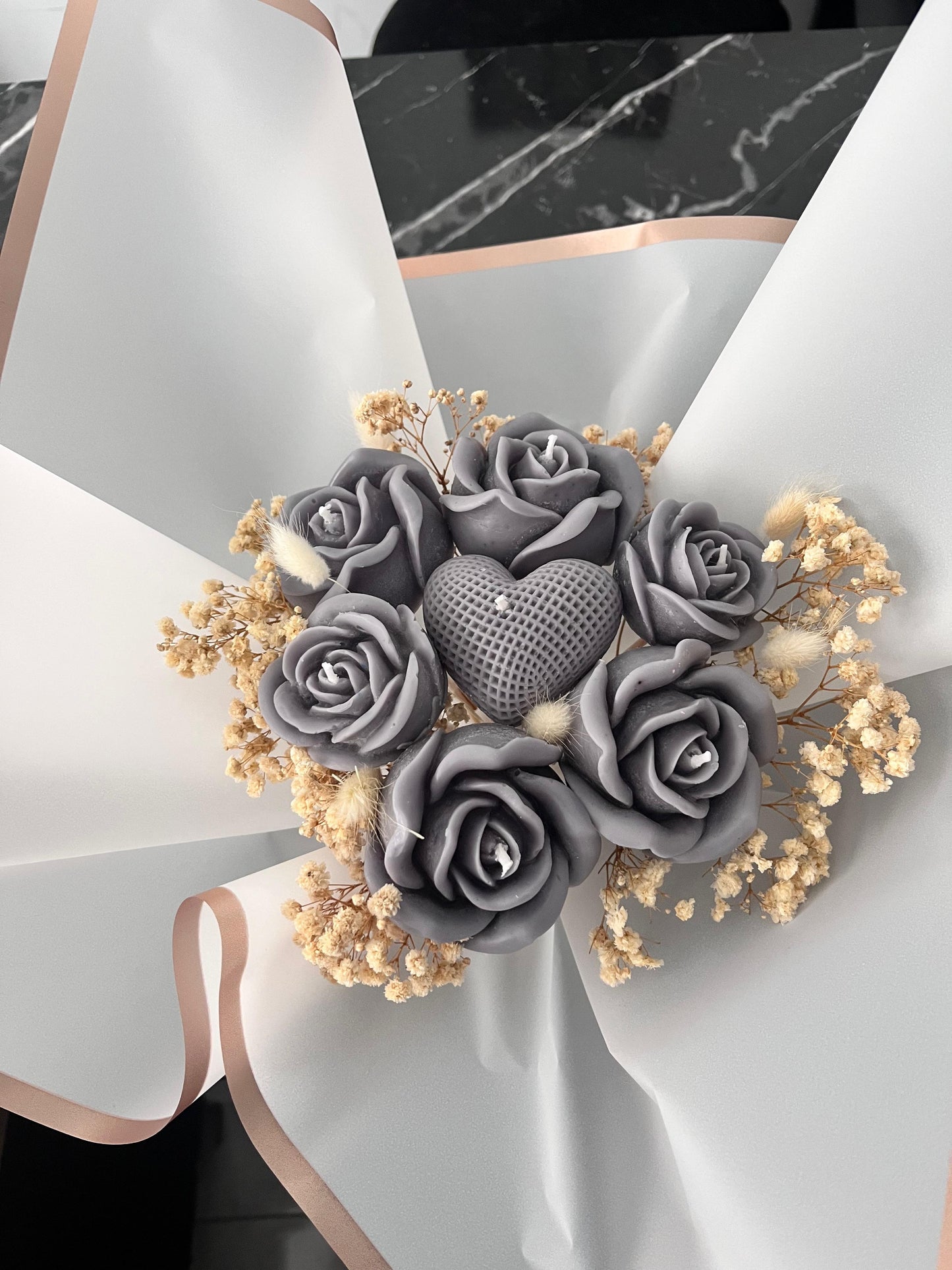 Solmaz Gül Buketi Çiçek Buketi Gül Çiçek Demeti Sevgili Özel Nişan İsteme Hediye Kokulu El Yapımı dekoratif Mum