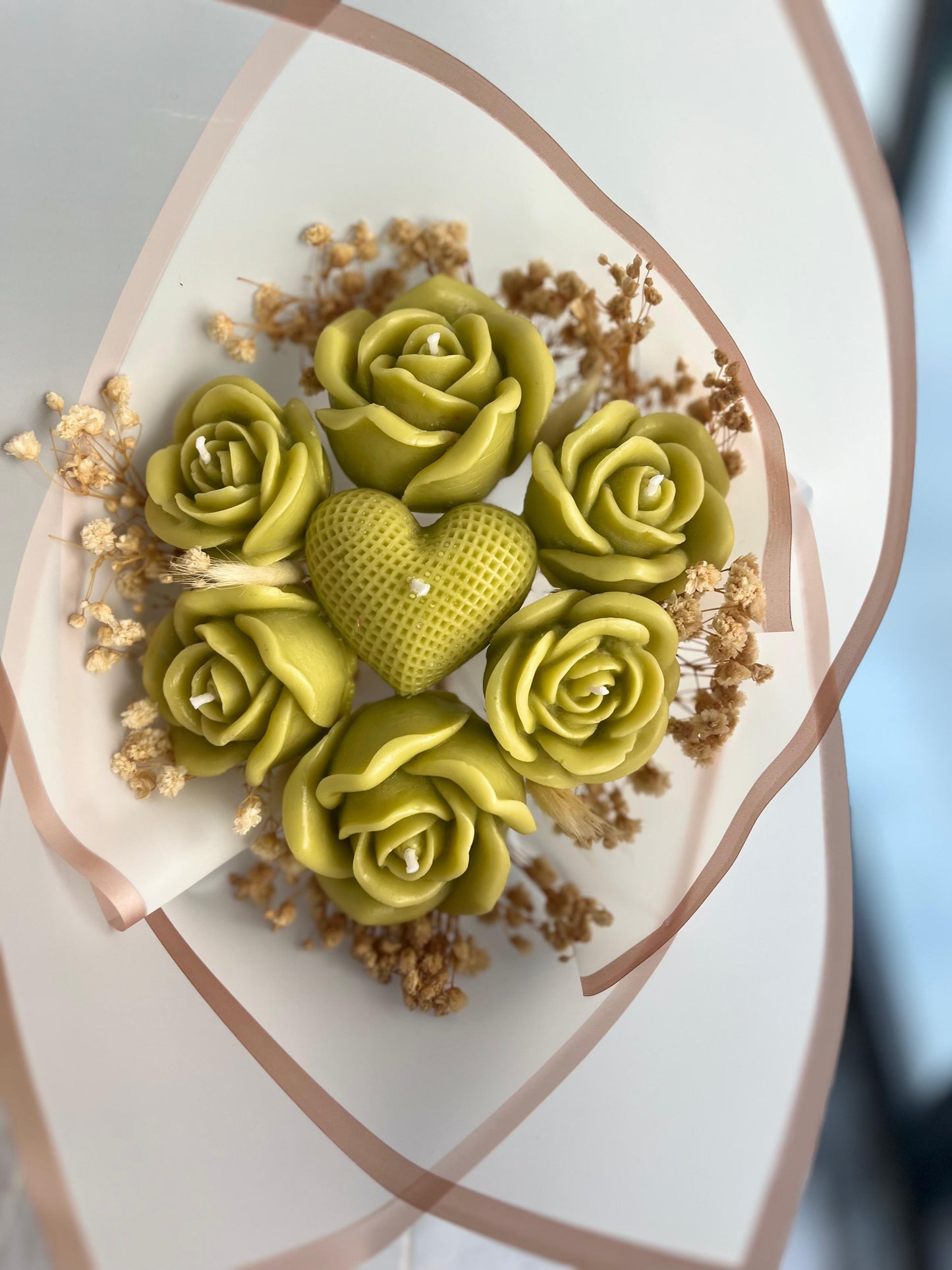 Solmaz Gül Buketi Çiçek Buketi Gül Çiçek Demeti Sevgili Özel Nişan İsteme Hediye Kokulu El Yapımı dekoratif  Mum