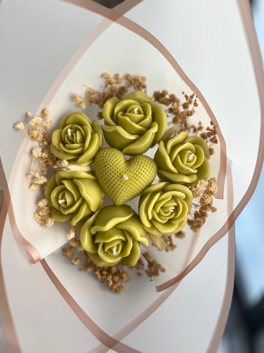 Solmaz Gül Buketi Çiçek Buketi Gül Çiçek Demeti Sevgili Özel Nişan İsteme Hediye Kokulu El Yapımı dekoratif  Mum