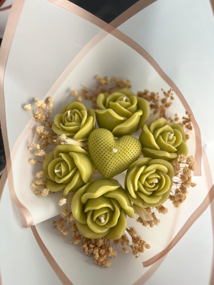 Solmaz Gül Buketi Çiçek Buketi Gül Çiçek Demeti Sevgili Özel Nişan İsteme Hediye Kokulu El Yapımı dekoratif  Mum