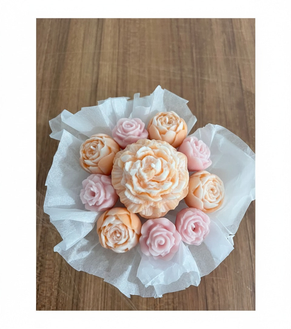 Solmaz Gül Buketi Çiçek Buketi Gül Çiçek Demeti Sevgili Özel Nişan İsteme Hediye Kokulu El Yapımı dekoratif  Mum